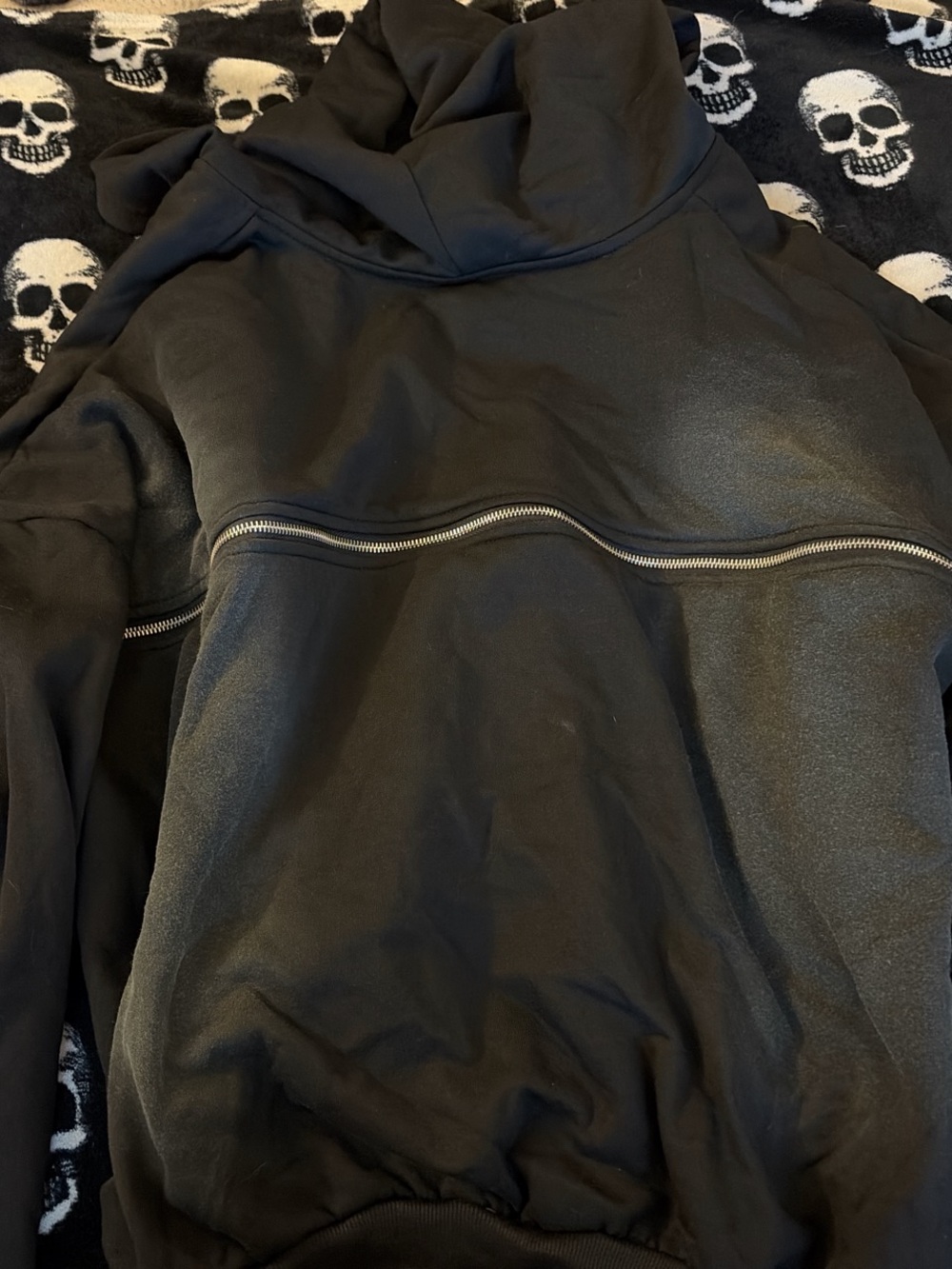 AKIRA Black Zip-Detail Oversized Hoodie - Picture 3 of 3